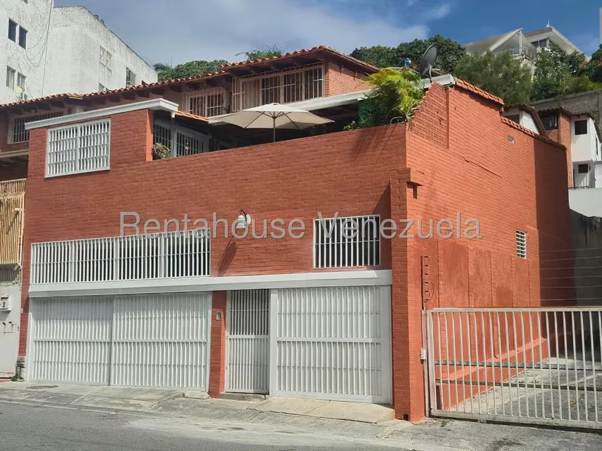 Casa (Duplex) en Venta en Cumbres de Curumo, Distrito Metropolitano