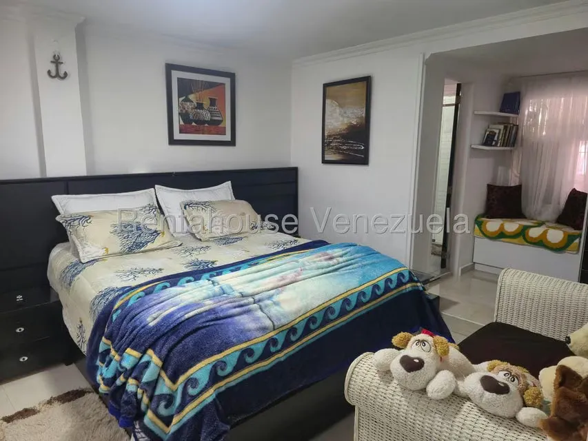 Casa (Duplex) en Venta en Cumbres de Curumo, Distrito Metropolitano - 21