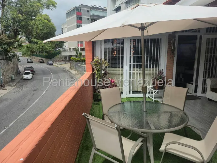 Casa (Duplex) en Venta en Cumbres de Curumo, Distrito Metropolitano - 27