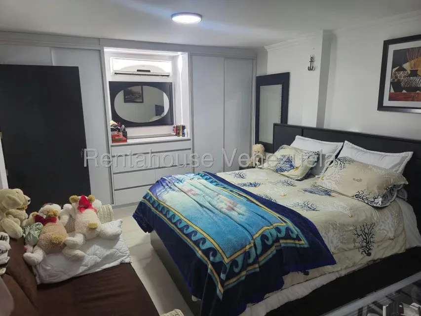 Casa (Duplex) en Venta en Cumbres de Curumo, Distrito Metropolitano - 6