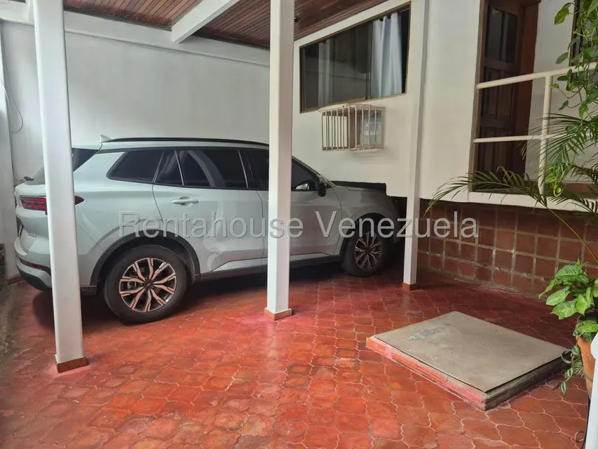 Casa (Duplex) en Venta en Cumbres de Curumo, Distrito Metropolitano - 8