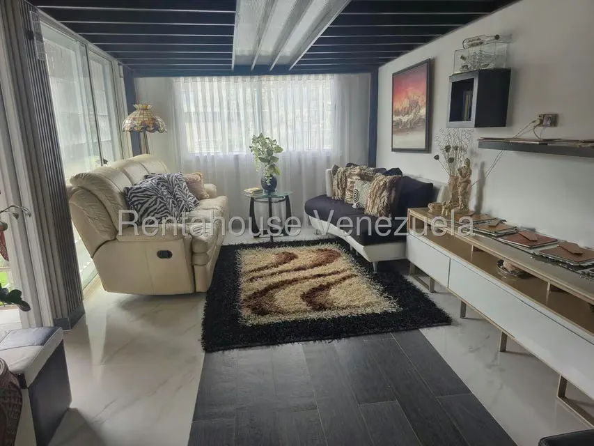 Casa (Duplex) en Venta en Cumbres de Curumo, Distrito Metropolitano - 10