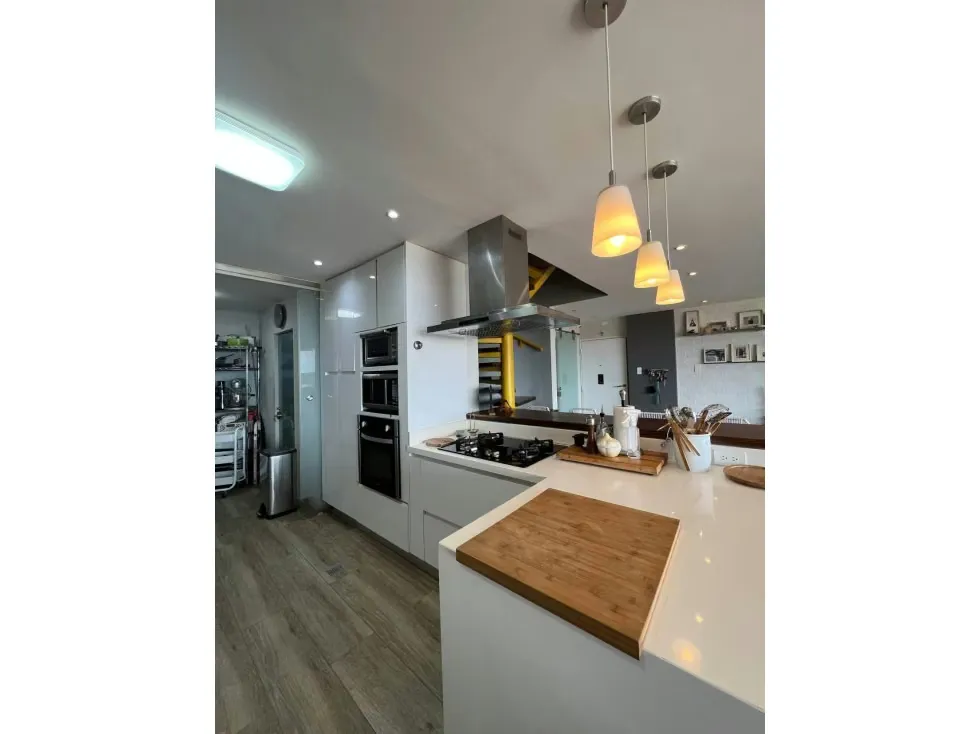 Apartamento Duplex en Venta en Loma Linda 3H/ 3B/ 3P/ 1M - 12