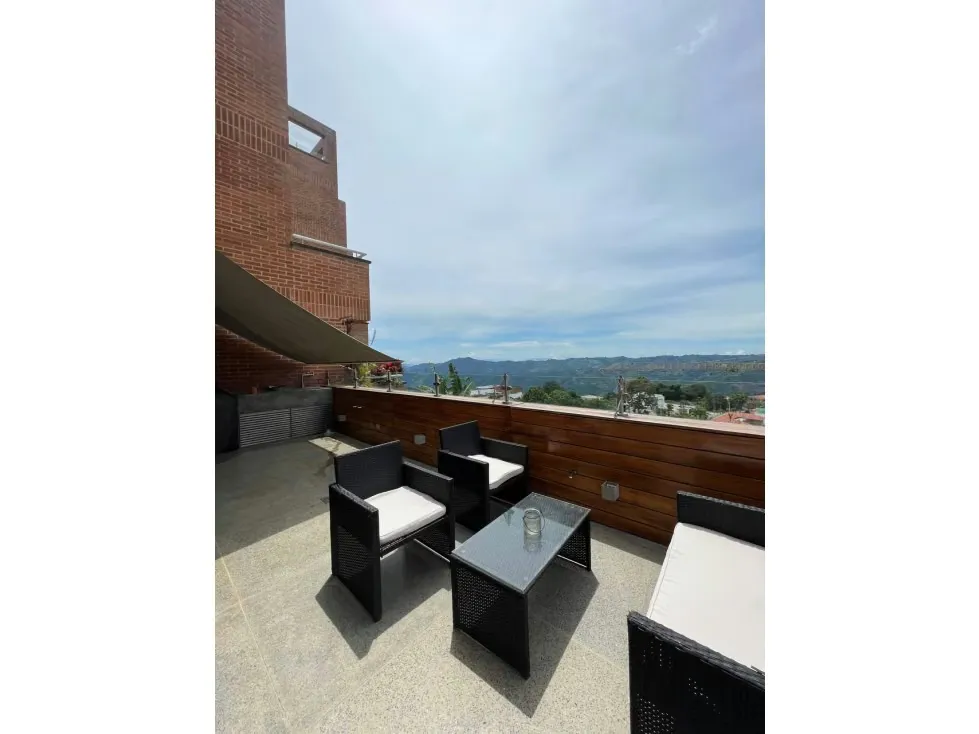 Apartamento Duplex en Venta en Loma Linda 3H/ 3B/ 3P/ 1M - 33