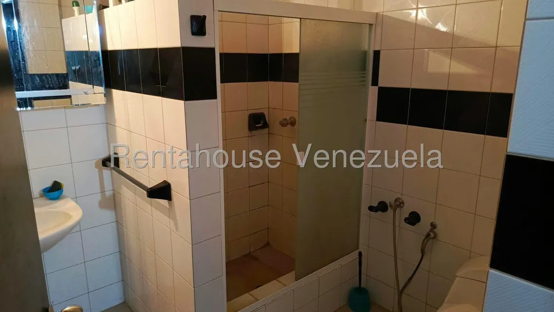 Casa (Multipes Niveles) en Venta en Santa Monica, Distrito Metropolitano - 33