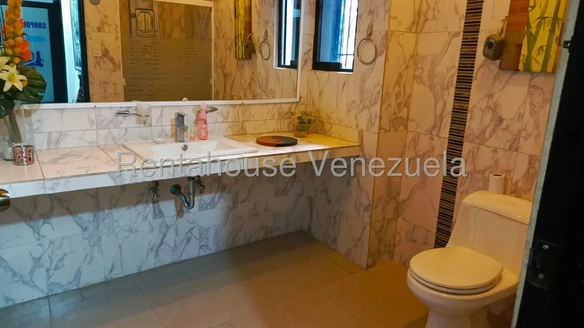 Casa (Multipes Niveles) en Venta en Santa Monica, Distrito Metropolitano - 39