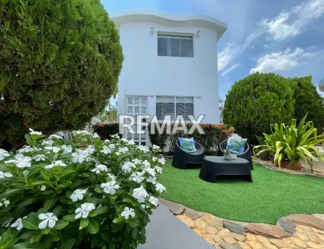 EN VENTA CASA CON PISCINA PRIVADA Y AMPLIO PATIO EN EL SECTOR TAGUANTAR, ISLA DE MARGARITA