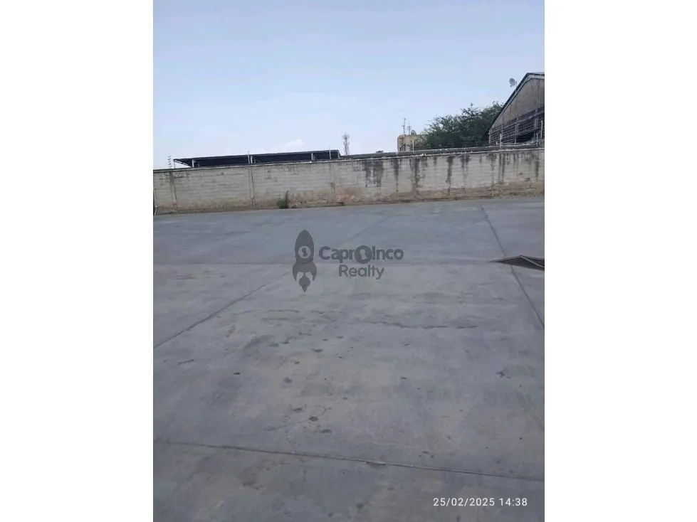 Excelente Galpón en Venta en Los Guayos - 12