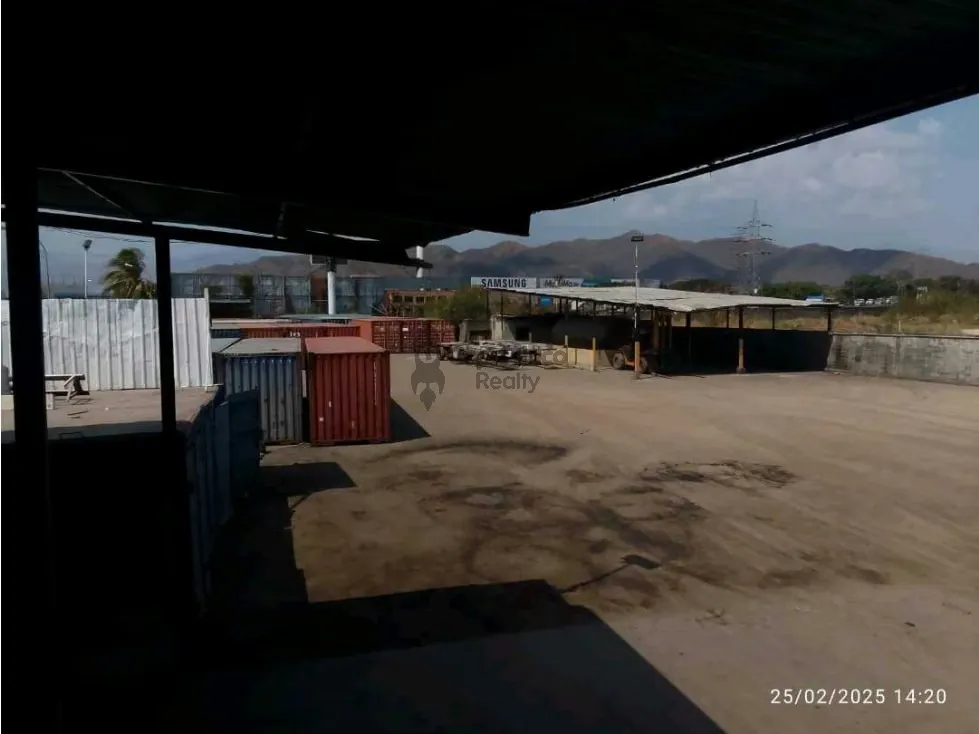 Excelente Galpón en Venta en Los Guayos - 17