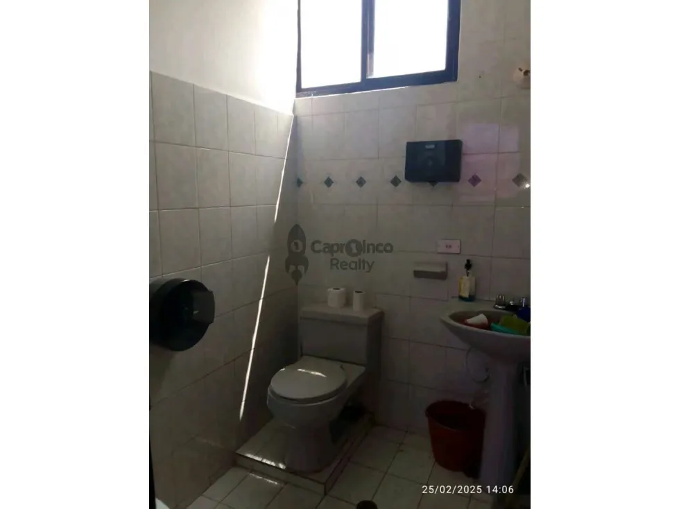 Excelente Galpón en Venta en Los Guayos - 22