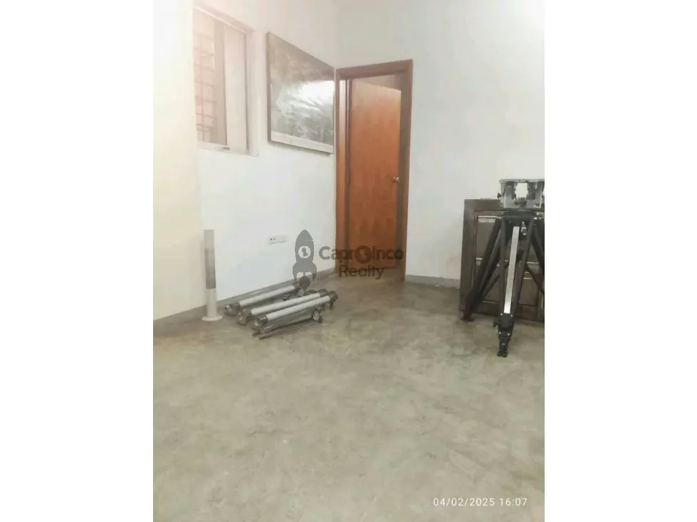 Excelente Galpón en Venta en Los Guayos - 27