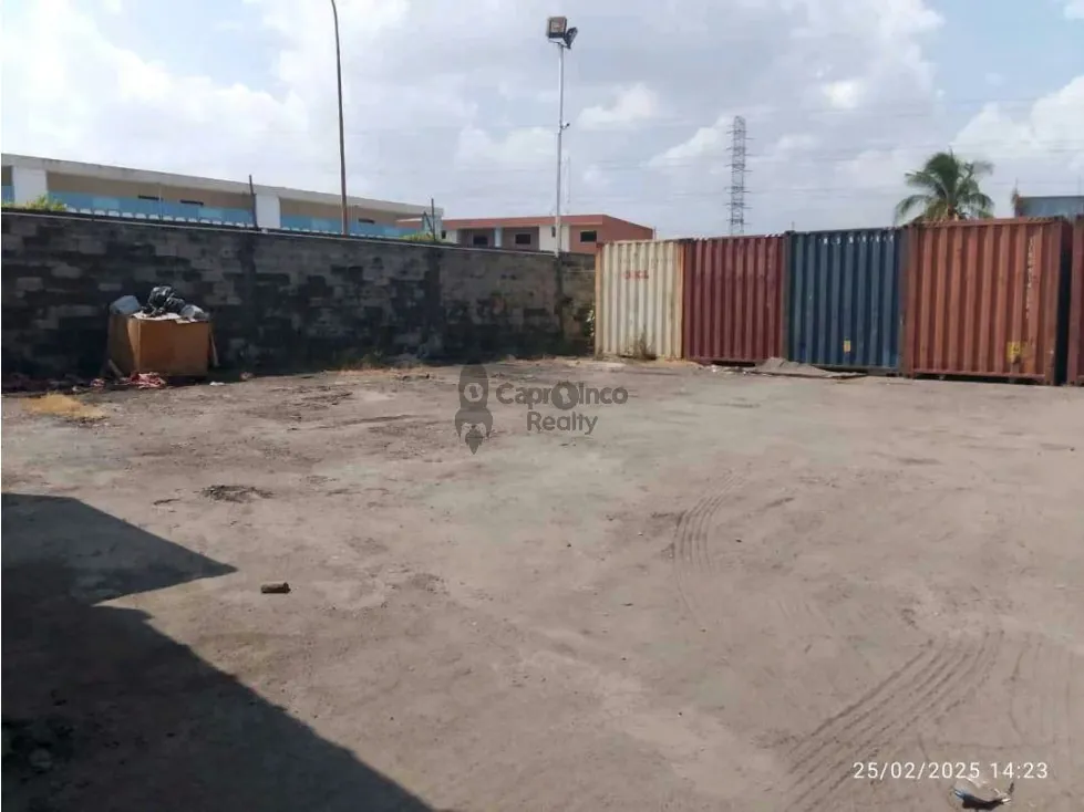 Excelente Galpón en Venta en Los Guayos - 3