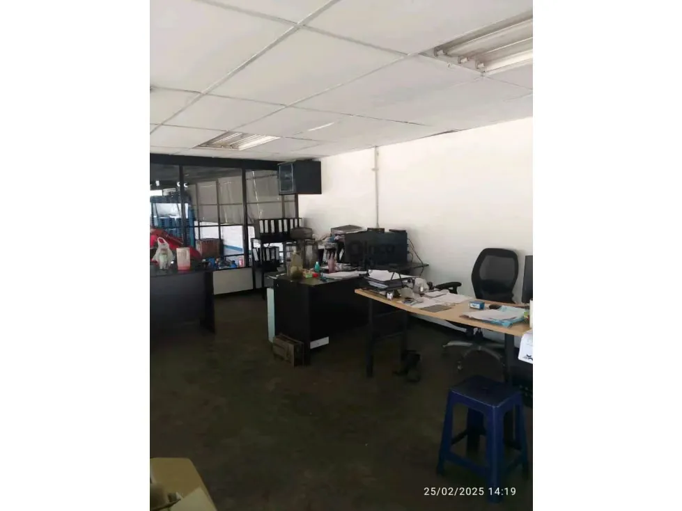 Excelente Galpón en Venta en Los Guayos - 32