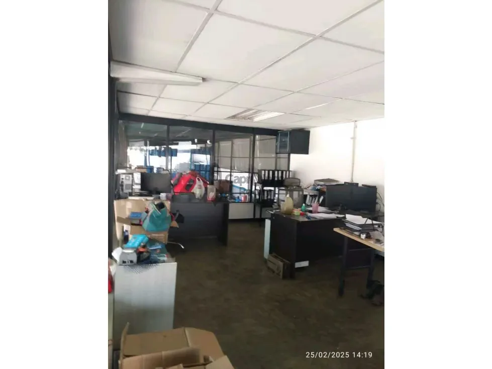 Excelente Galpón en Venta en Los Guayos - 34