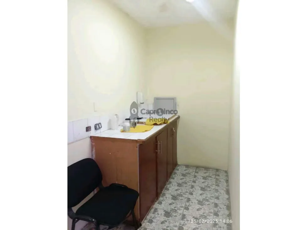 Excelente Galpón en Venta en Los Guayos - 38