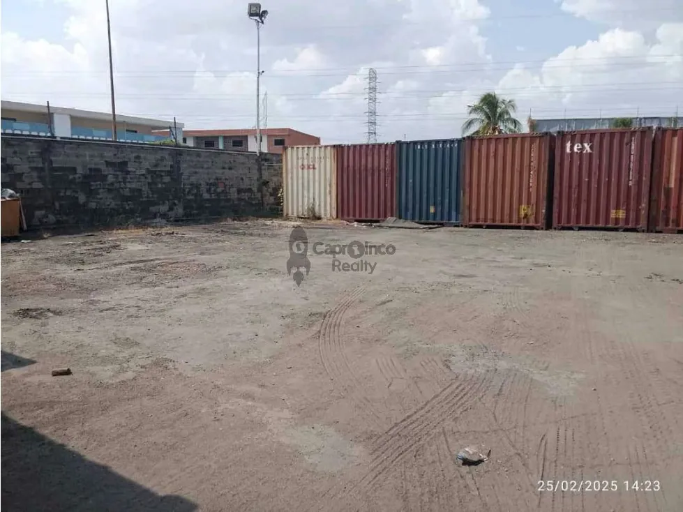 Excelente Galpón en Venta en Los Guayos - 4