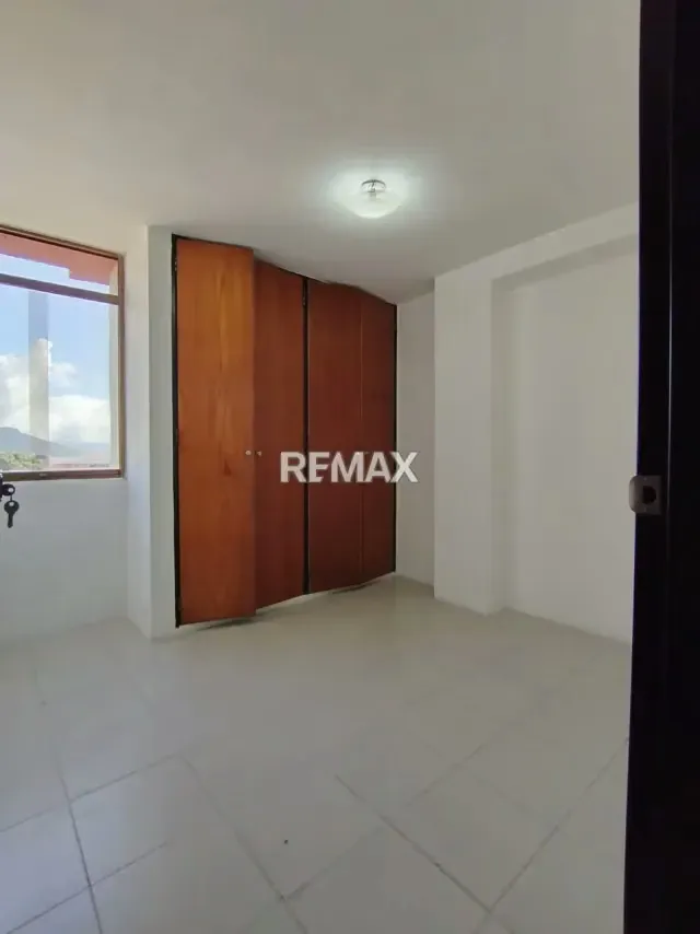 Alquilo Apartamento Con Excelente Ubicación: Edificio Altamira Av Ferrero Tamayo San Cristóbal - 3