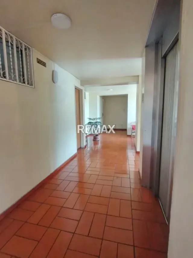 Alquilo Apartamento Con Excelente Ubicación: Edificio Altamira Av Ferrero Tamayo San Cristóbal - 7