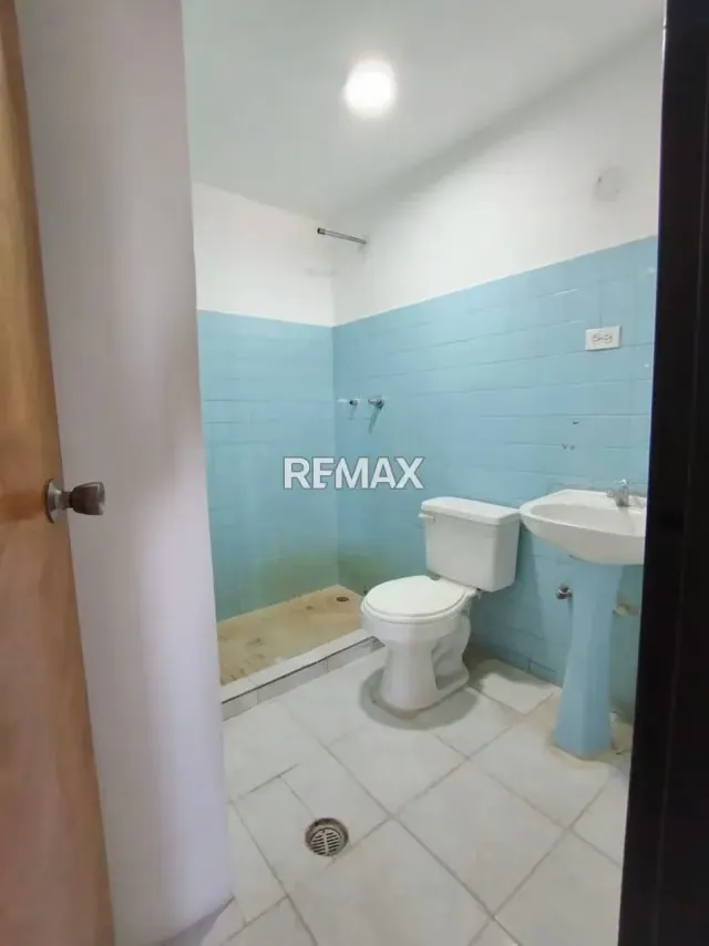 Alquilo Apartamento Con Excelente Ubicación: Edificio Altamira Av Ferrero Tamayo San Cristóbal - 8