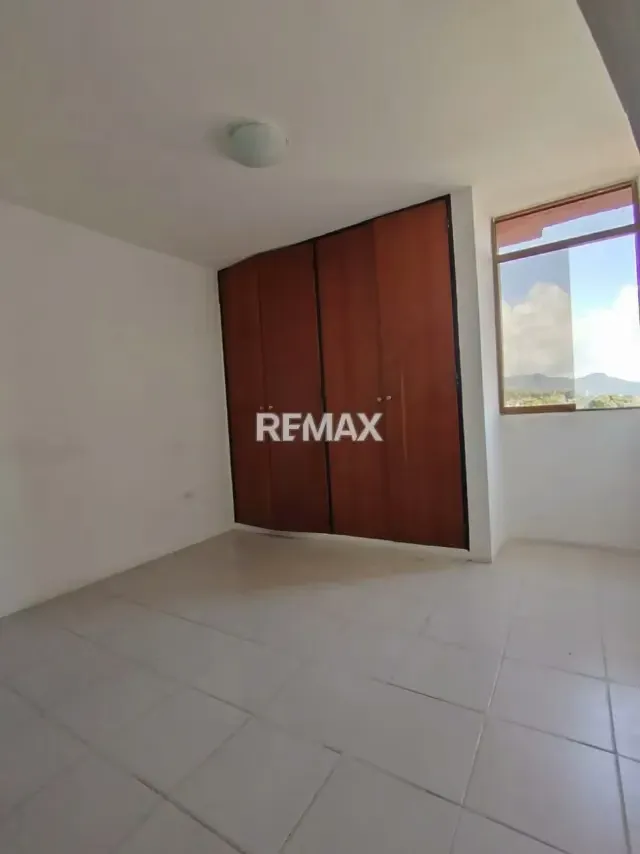 Alquilo Apartamento Con Excelente Ubicación: Edificio Altamira Av Ferrero Tamayo San Cristóbal - 10