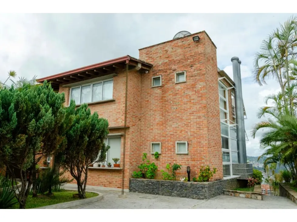 Casa en venta 1.950mtrs. En los Naranjos