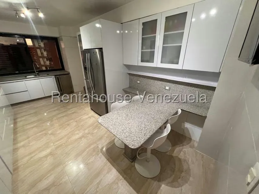Apartamento (1 Nivel) en Venta en Los Dos Caminos, Distrito Metropolitano - 14