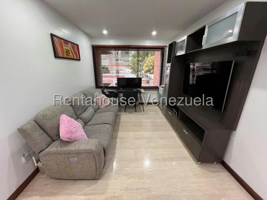 Apartamento (1 Nivel) en Venta en Los Dos Caminos, Distrito Metropolitano - 23