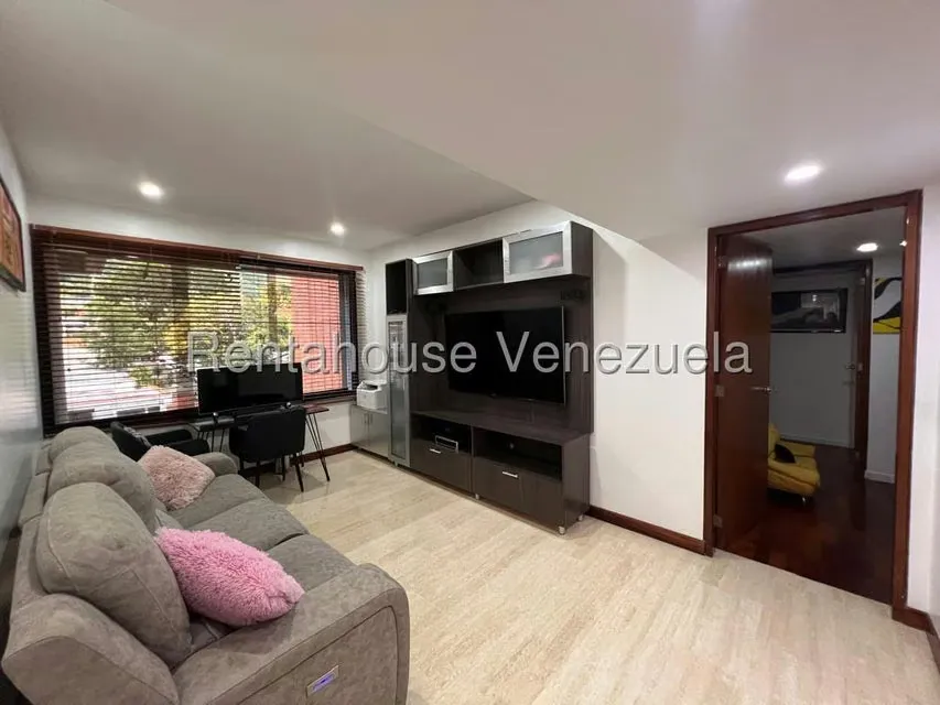 Apartamento (1 Nivel) en Venta en Los Dos Caminos, Distrito Metropolitano - 25