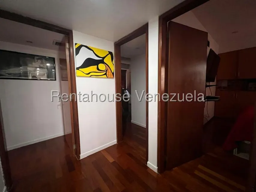 Apartamento (1 Nivel) en Venta en Los Dos Caminos, Distrito Metropolitano - 27