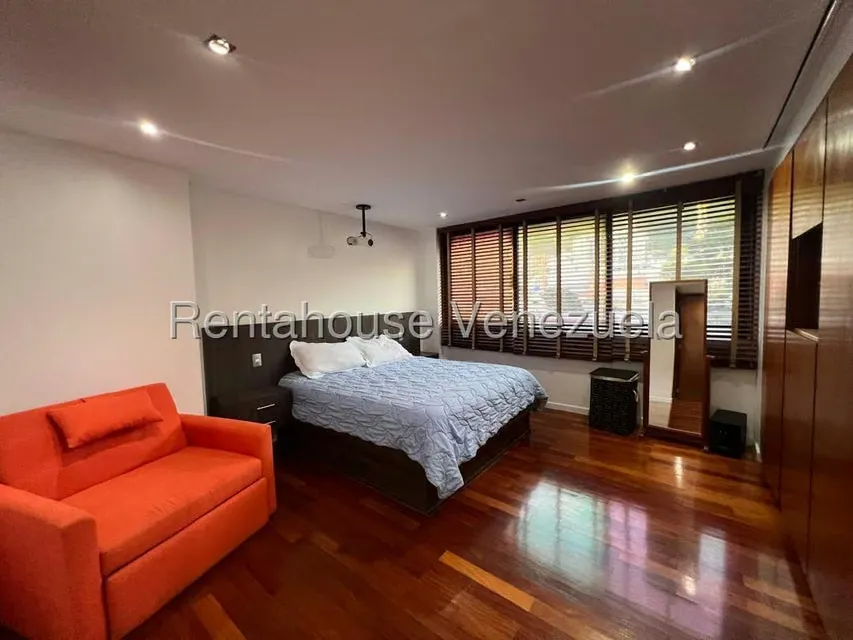 Apartamento (1 Nivel) en Venta en Los Dos Caminos, Distrito Metropolitano - 28