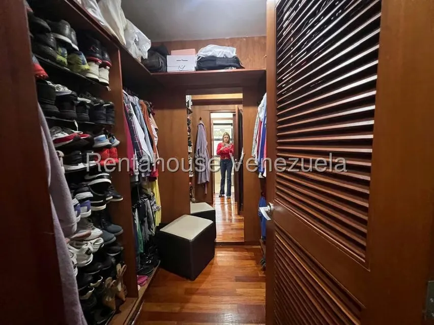 Apartamento (1 Nivel) en Venta en Los Dos Caminos, Distrito Metropolitano - 36