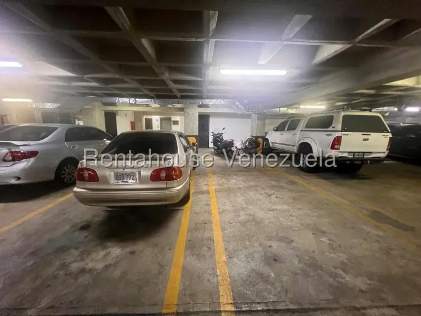 Apartamento (1 Nivel) en Venta en Los Dos Caminos, Distrito Metropolitano - 56