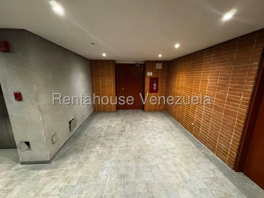 Apartamento (1 Nivel) en Venta en Los Dos Caminos, Distrito Metropolitano - 58