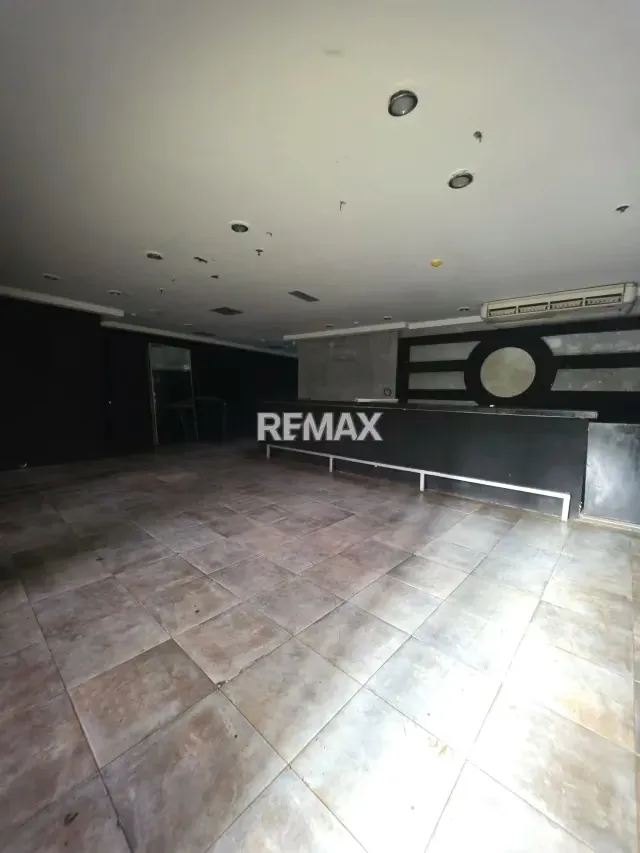 Venta Local Comercial C. C Las Brisas San Diego - 5