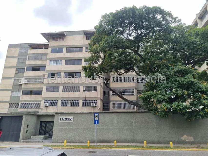 Apartamento (1 Nivel) en Alquiler en Chuao, Distrito Metropolitano