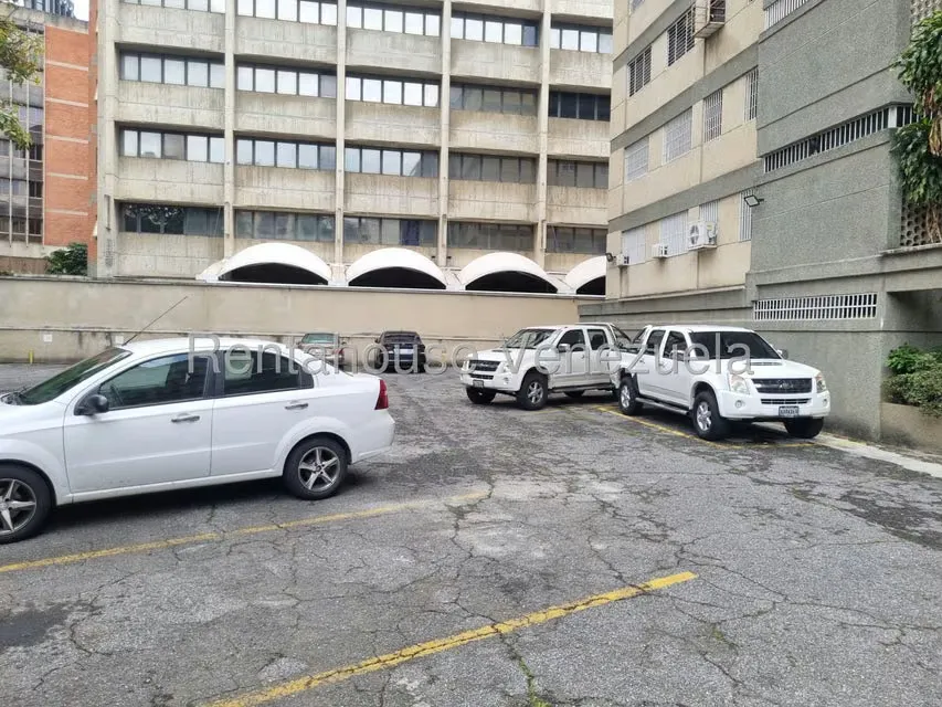 Apartamento (1 Nivel) en Alquiler en Chuao, Distrito Metropolitano - 14