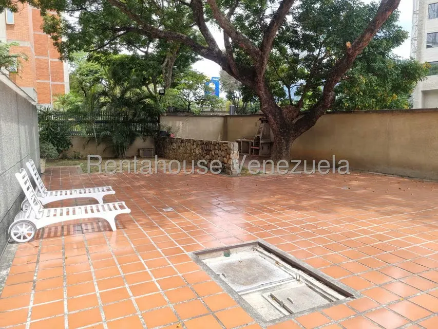 Apartamento (1 Nivel) en Alquiler en Chuao, Distrito Metropolitano - 3