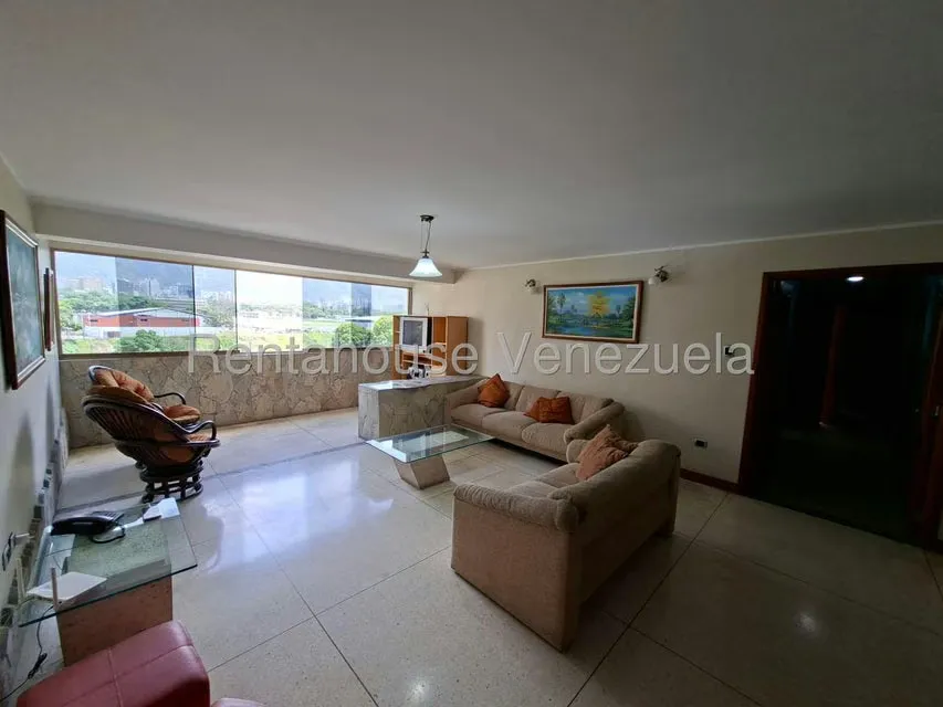 Apartamento (1 Nivel) en Alquiler en Chuao, Distrito Metropolitano - 4