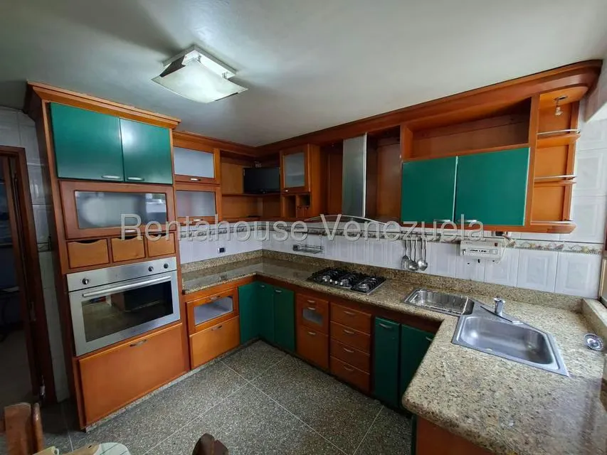 Apartamento (1 Nivel) en Alquiler en Chuao, Distrito Metropolitano - 8
