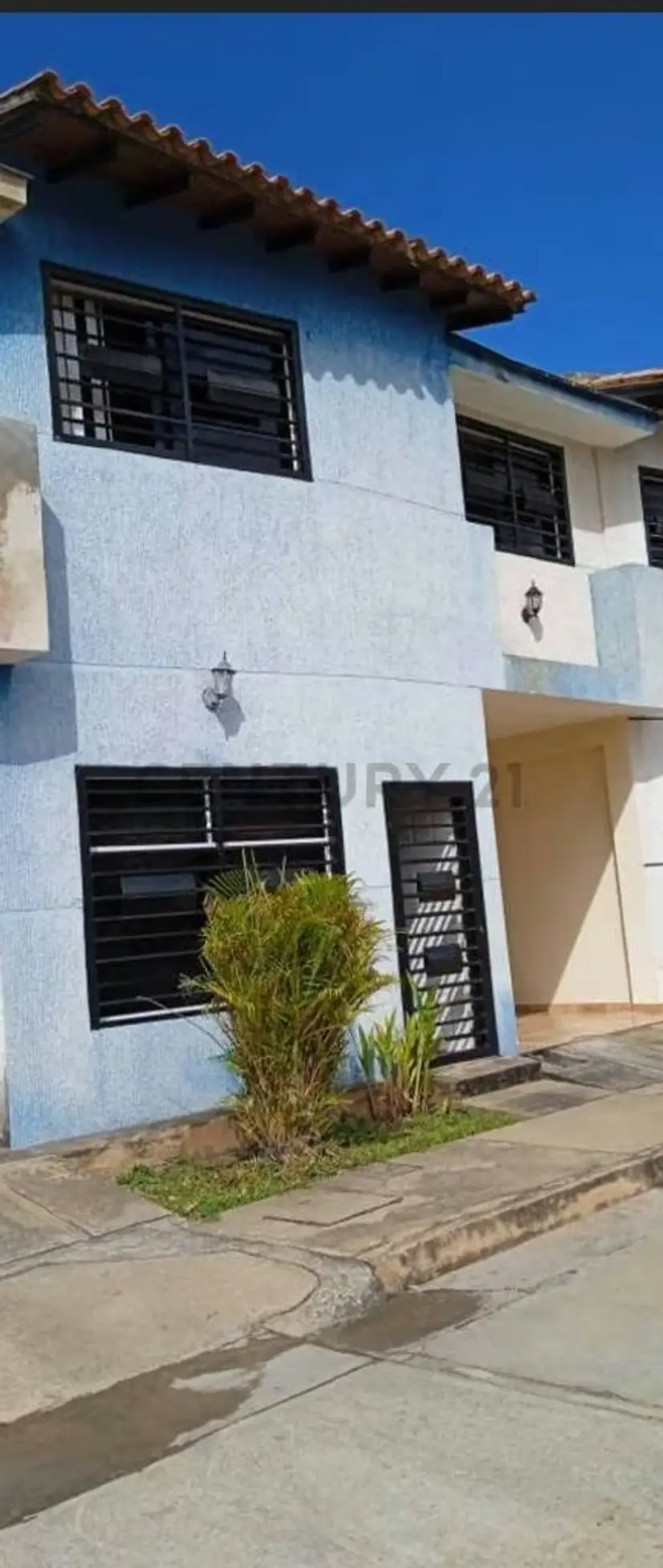 En Venta: Town House en Res. Villa Bahía, Av. Siegart