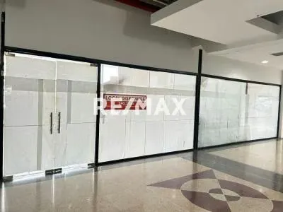EN ALQUILER LOCALES COMERCIALES EN C.C CIUDAD CREPUSCULAR, ZONA CENTRO DE BARQUISIMETO. - 2