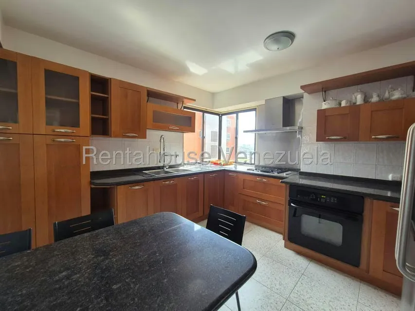 Apartamento (Duplex) en Venta en El Rosal, Distrito Metropolitano - 16