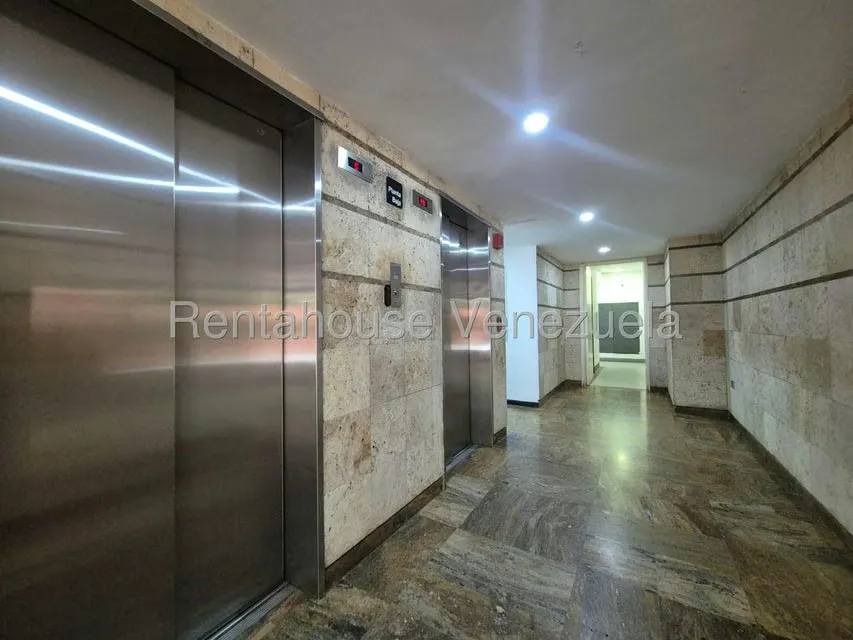 Apartamento (Duplex) en Venta en El Rosal, Distrito Metropolitano - 3