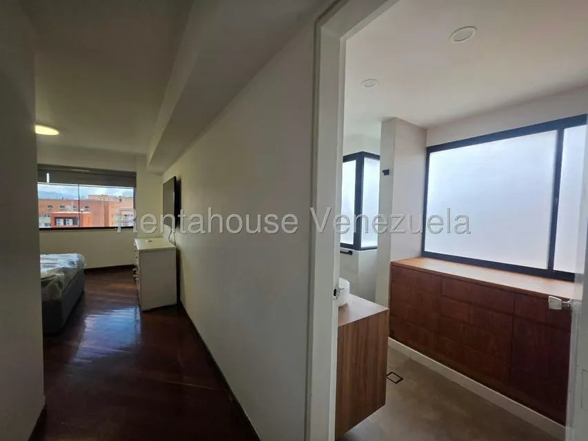 Apartamento (Duplex) en Venta en El Rosal, Distrito Metropolitano - 23