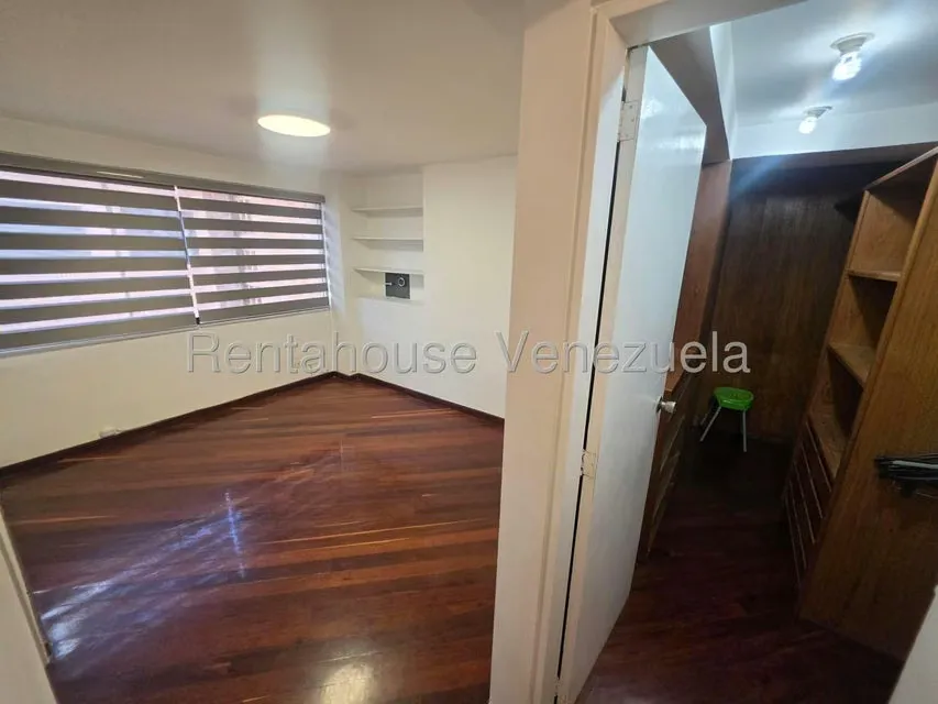 Apartamento (Duplex) en Venta en El Rosal, Distrito Metropolitano - 30