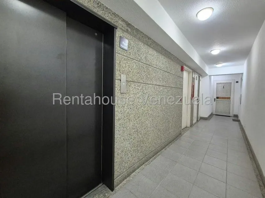 Apartamento (Duplex) en Venta en El Rosal, Distrito Metropolitano - 4