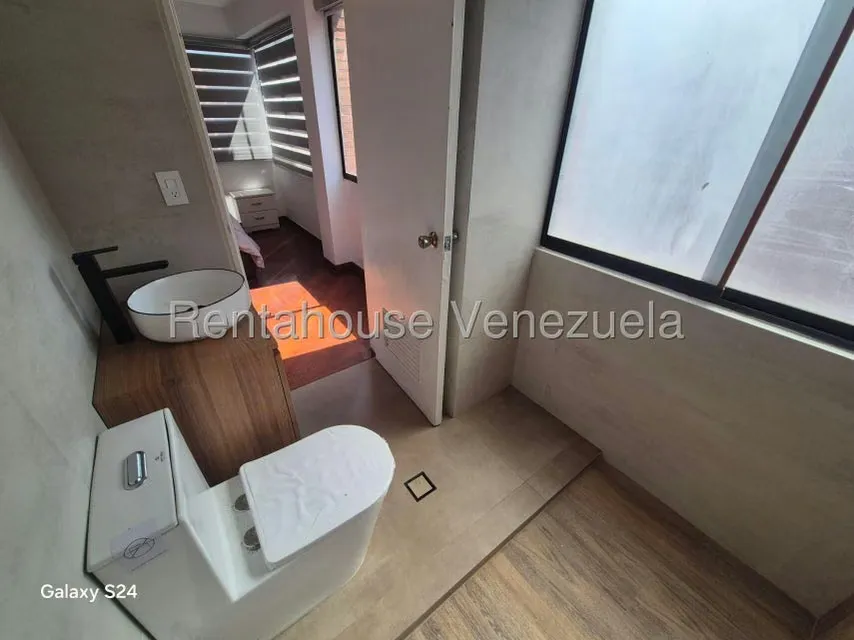 Apartamento (Duplex) en Venta en El Rosal, Distrito Metropolitano - 34
