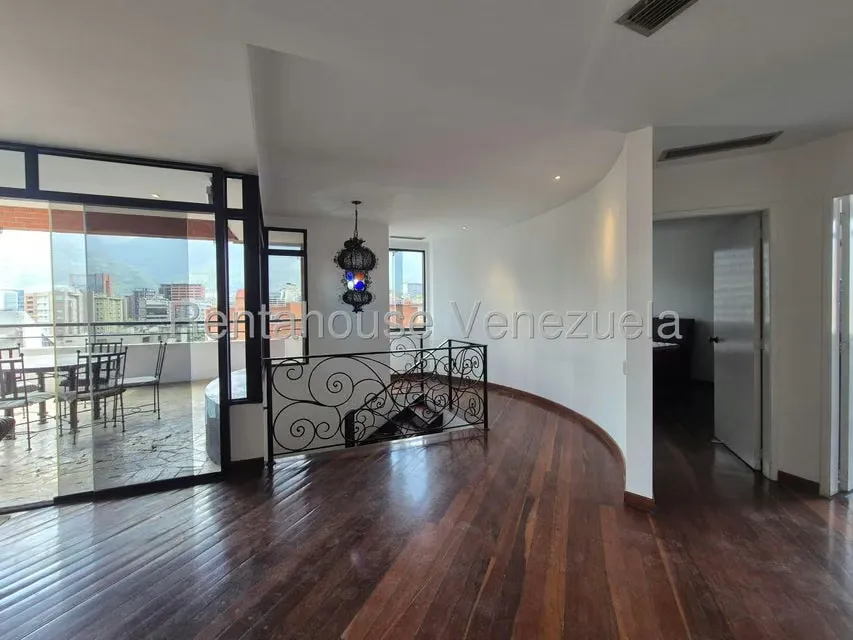 Apartamento (Duplex) en Venta en El Rosal, Distrito Metropolitano - 41