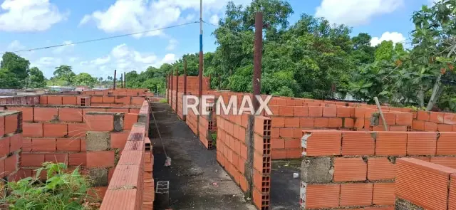 Se Vende Casa con Local y Fondo de Comercio de Licorería en Av. Libertador, Maturín. - 18