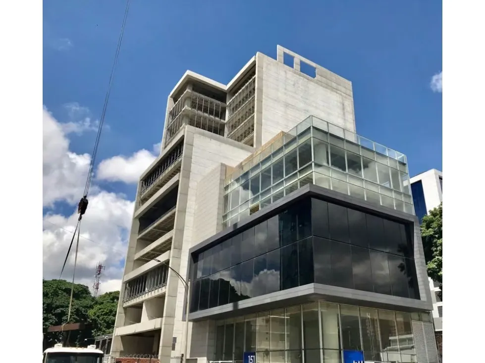Vendo edificio comercial 3107m2 Las Mercedes 9606 - 4